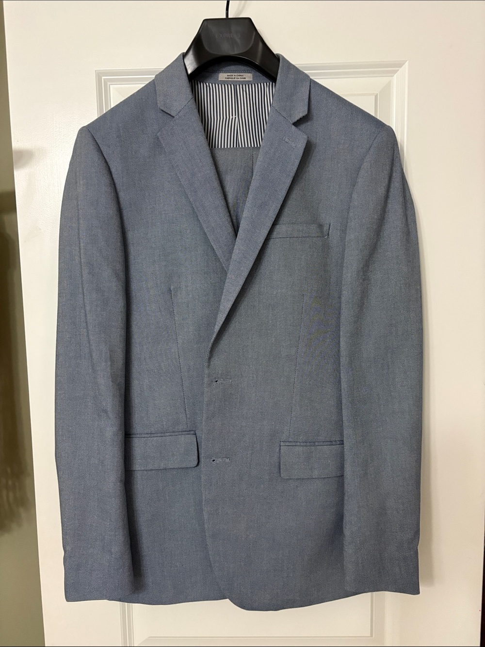 Men's Light Blue Express Suit - 38R Jacket, 30x32 Pants Photographer